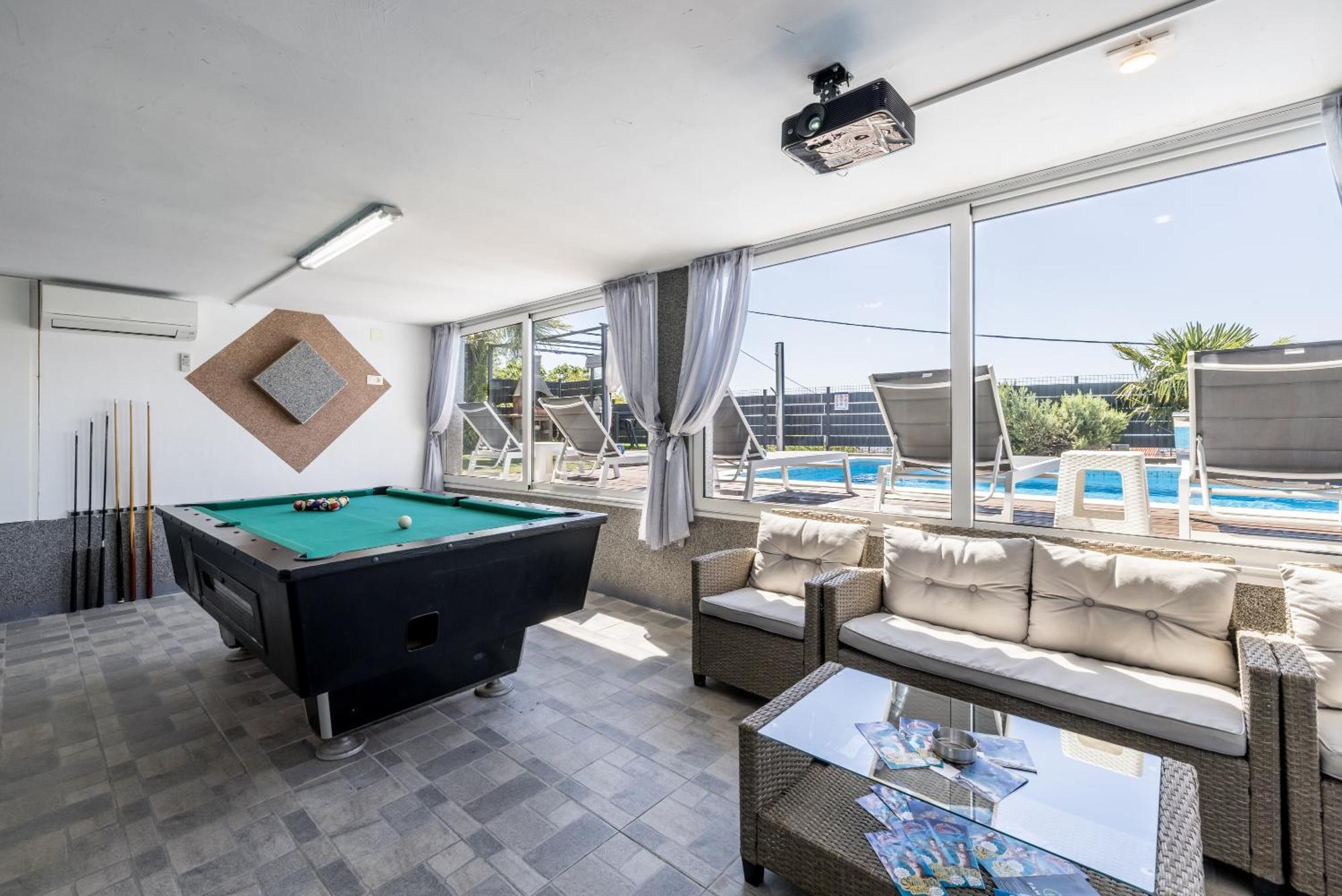 Kaštel Stari Sun Castle Holiday House Babic מראה חיצוני תמונה
